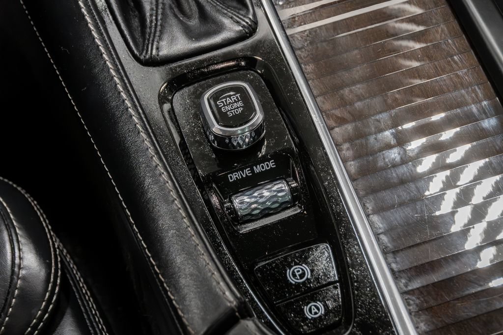 Used 2018 Volvo XC90 T6 Momentum w/ Convenience Package AWD/4WD image 24