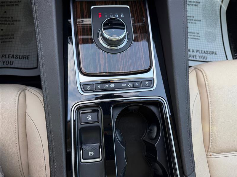 Used 2020 Jaguar F-PACE Prestige image 28