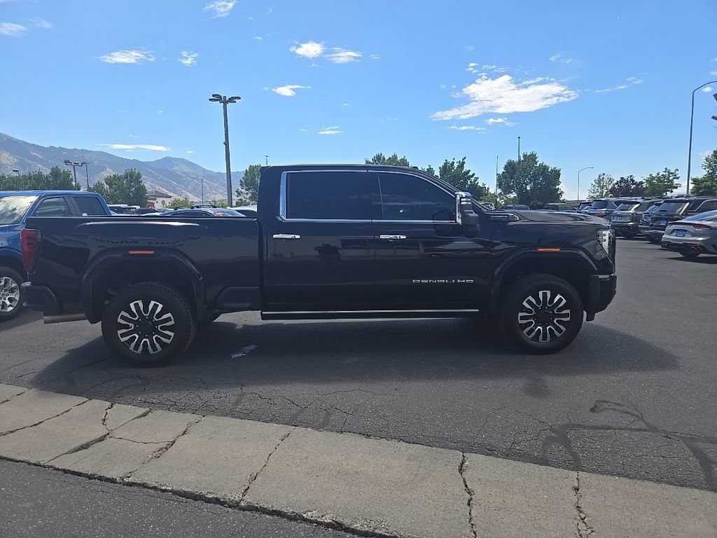 Used 2025 GMC Sierra 3500 Denali Ultimate AWD/4WD image 5