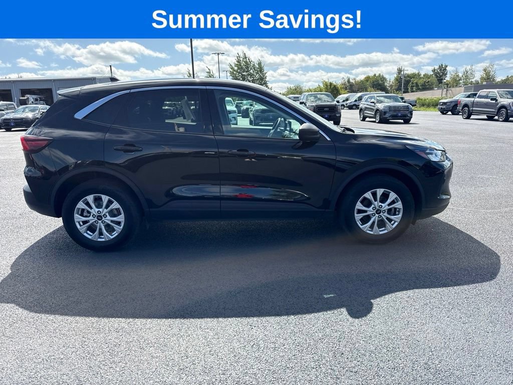 Certified 2023 Ford Escape Active AWD/4WD image 9