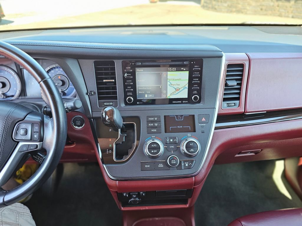 Used 2019 Toyota Sienna XLE w/ XLE Navigation Package image 38