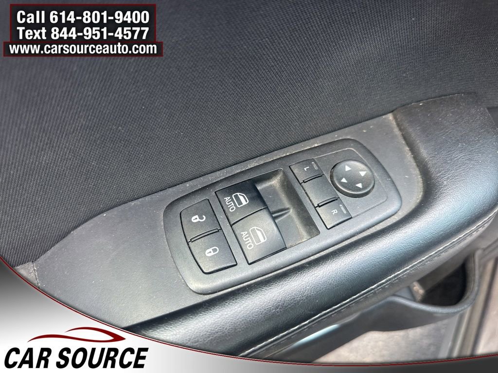Used 2016 Dodge Challenger SXT image 10