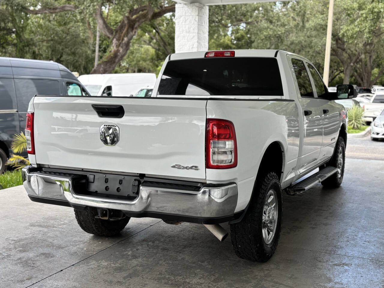 Used 2022 RAM 2500 Tradesman w/ Chrome Appearance Group AWD/4WD image 4