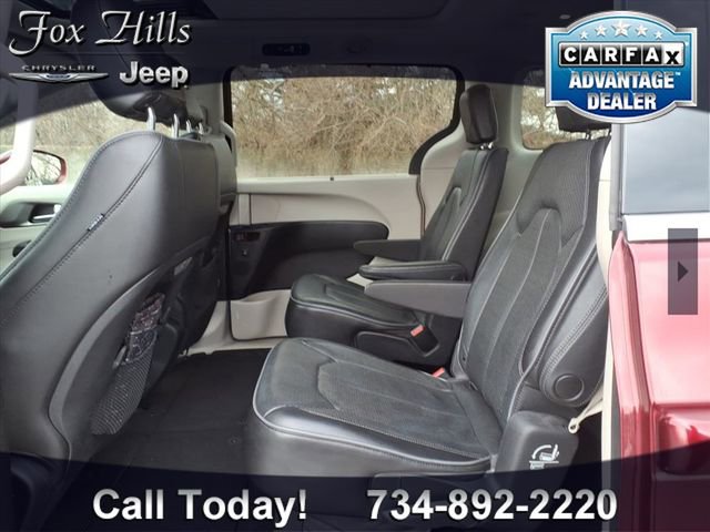 Used 2019 Chrysler Pacifica Limited w/ Tire & Wheel Group image 12