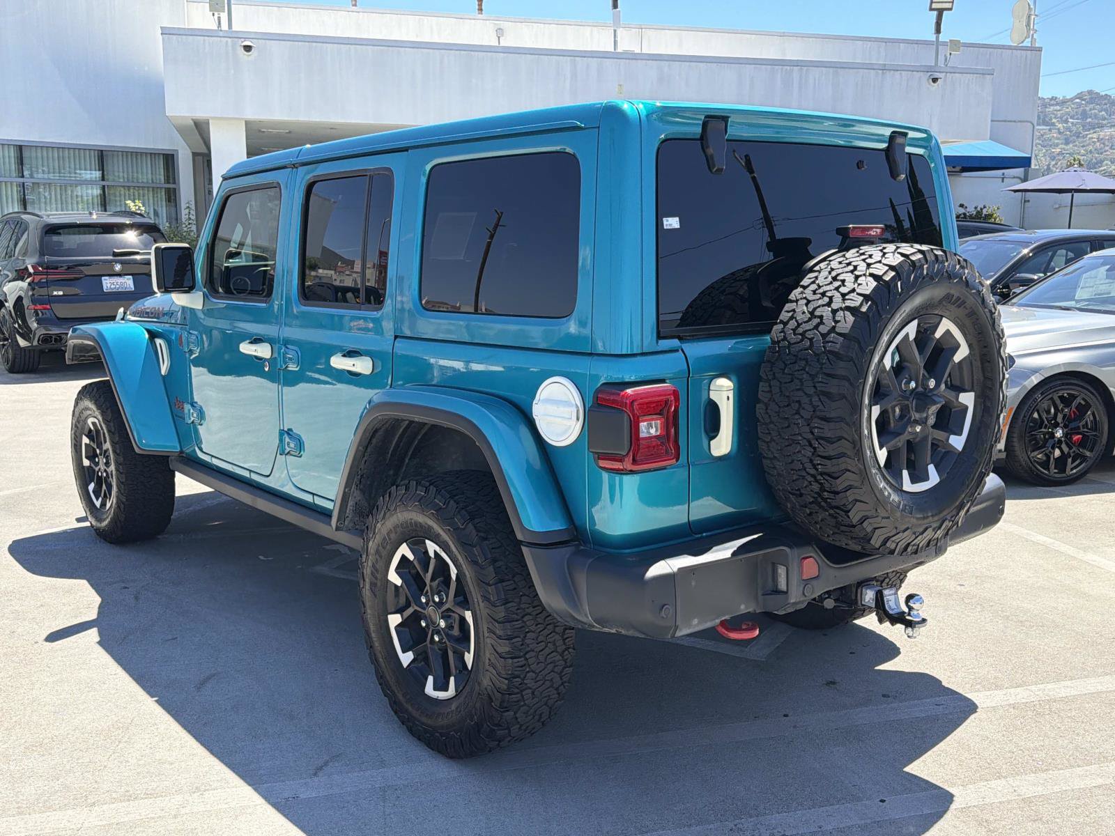 Used 2024 Jeep Wrangler Unlimited Rubicon AWD/4WD image 3