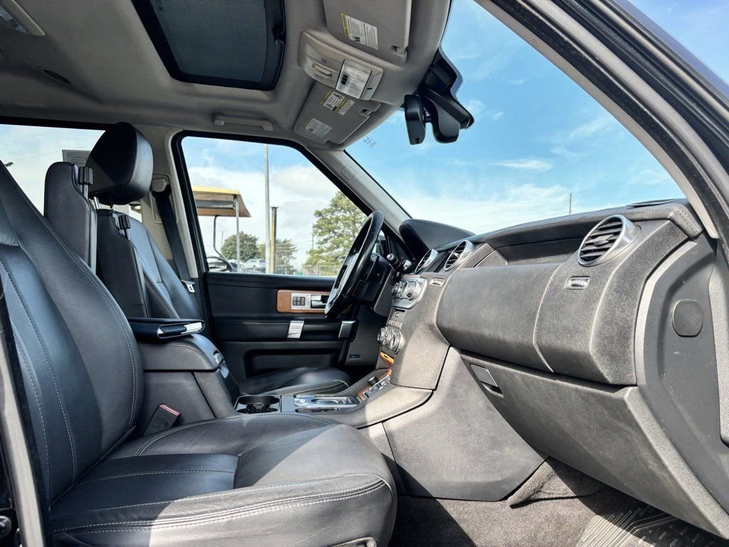 Used 2015 Land Rover LR4 HSE LUX image 22