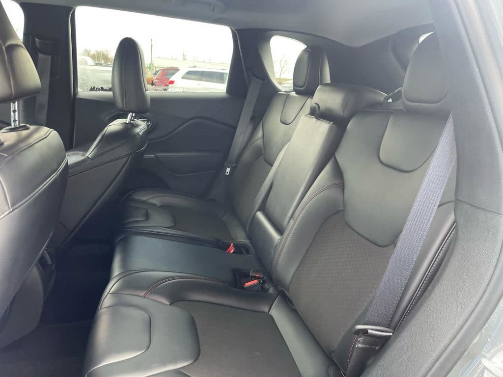 Used 2022 Jeep Cherokee Trailhawk w/ Trailer Tow Group image 17