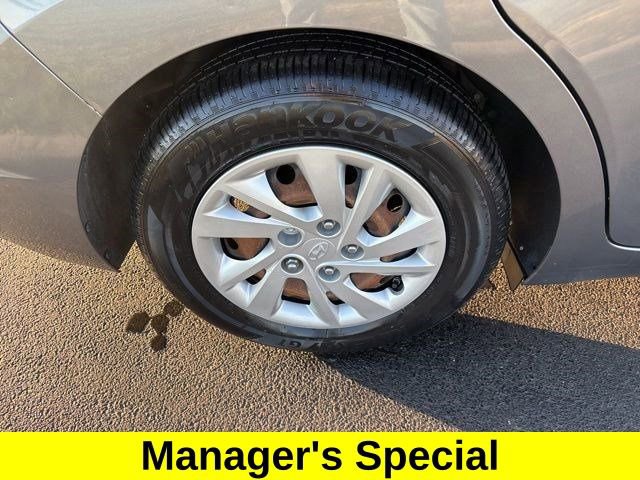 Used 2019 Hyundai Elantra SE image 40