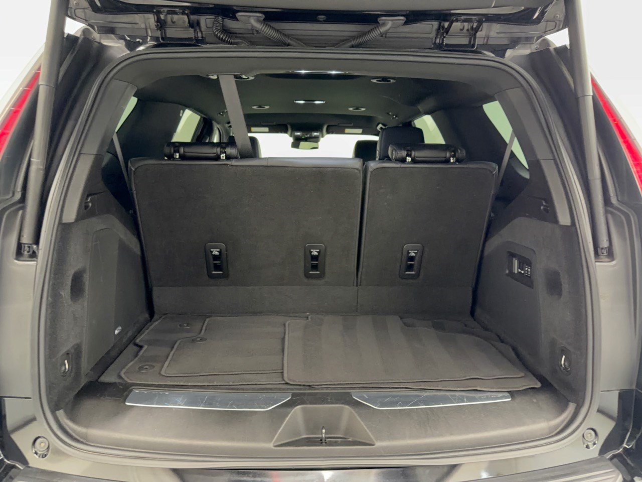 Used 2022 Cadillac Escalade Luxury AWD/4WD image 28