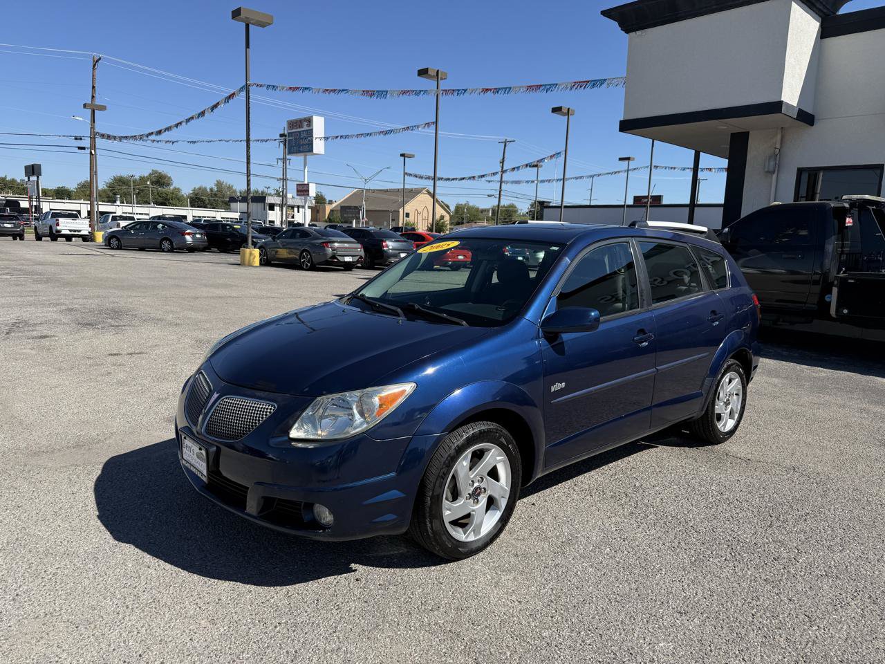 Used 2005 Pontiac Vibe w/ Power Group Value Package FWD image 2