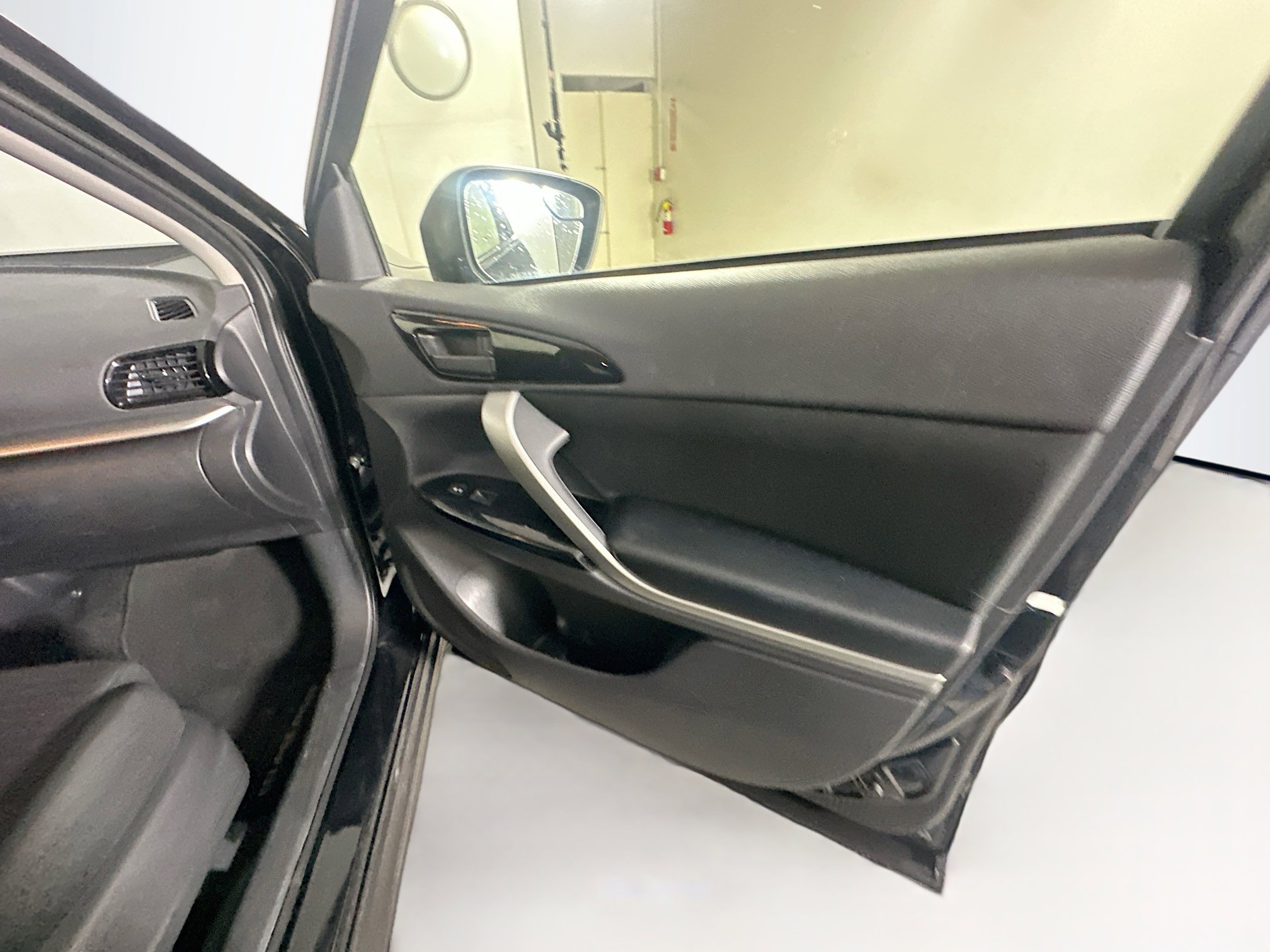 Used 2024 Mitsubishi Eclipse Cross LE image 30