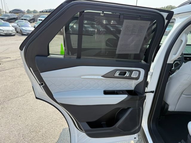 Used 2025 Ford Explorer Platinum w/ Ultimate Package image 21