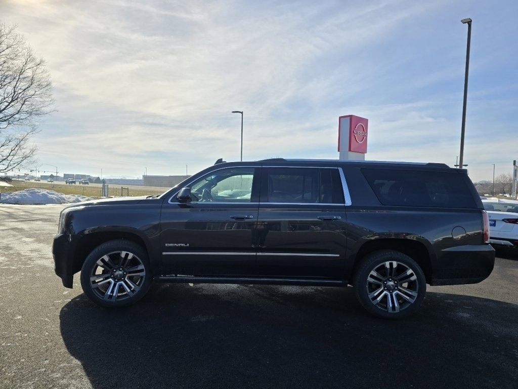 Used 2020 GMC Yukon XL Denali w/ Denali Ultimate Package image 11