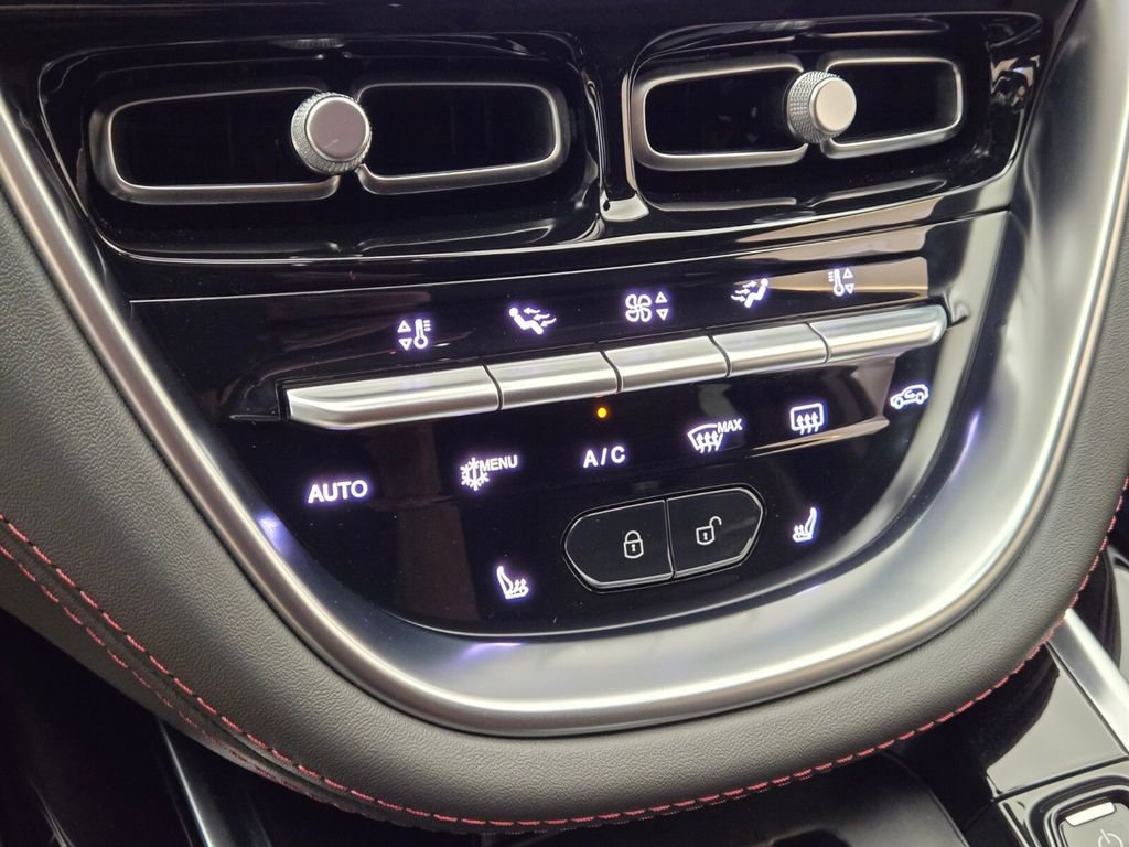 Used 2024 Aston Martin DBX image 40