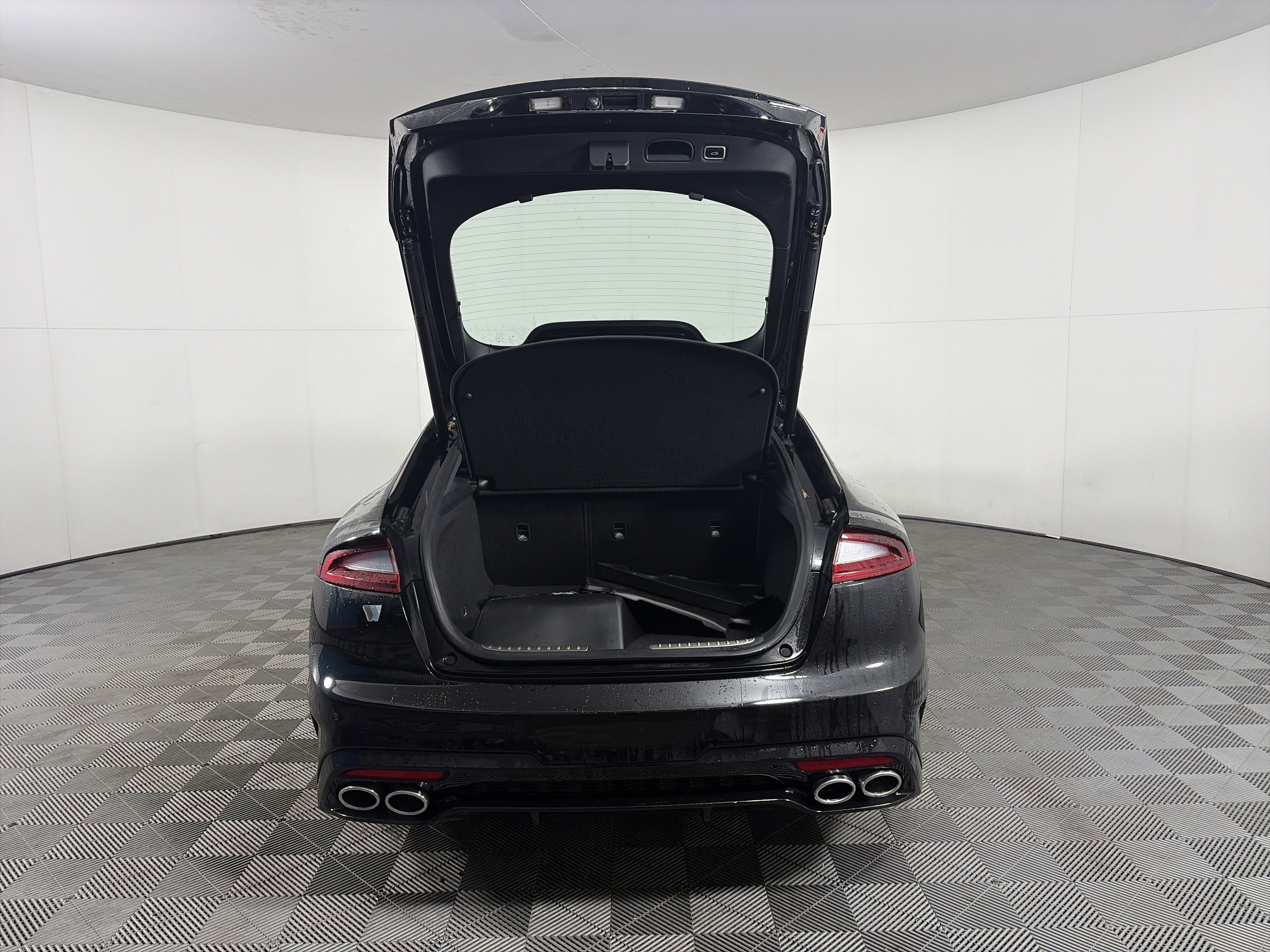 Used 2019 Kia Stinger GT2 image 18