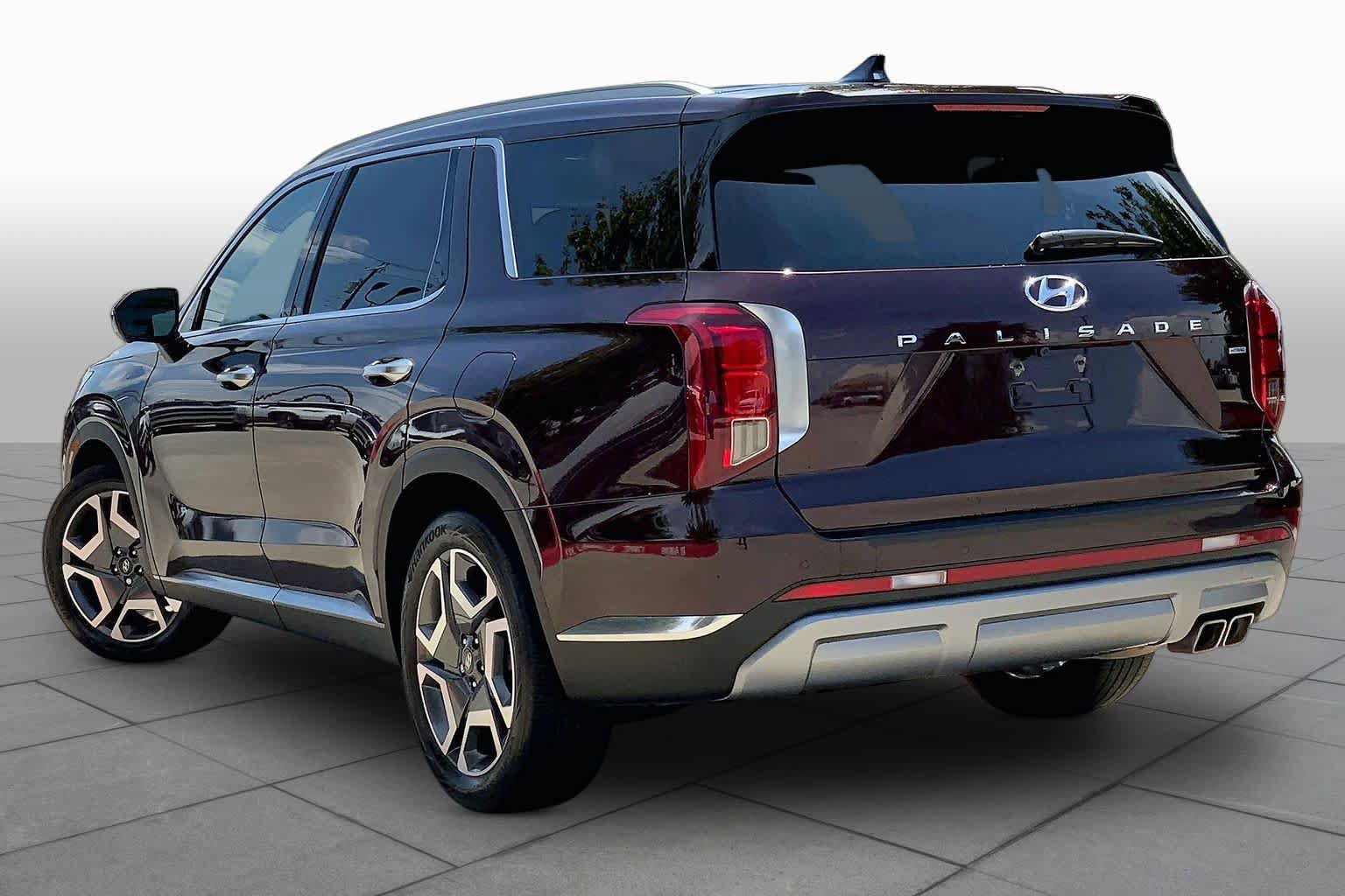 Used 2023 Hyundai Palisade Limited w/ Cargo Package AWD/4WD image 12