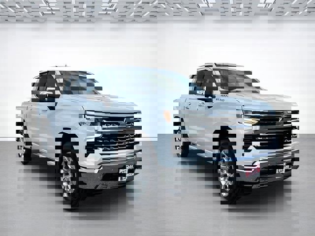 Used 2025 Chevrolet Silverado 1500 LTZ w/ Technology Package image 2
