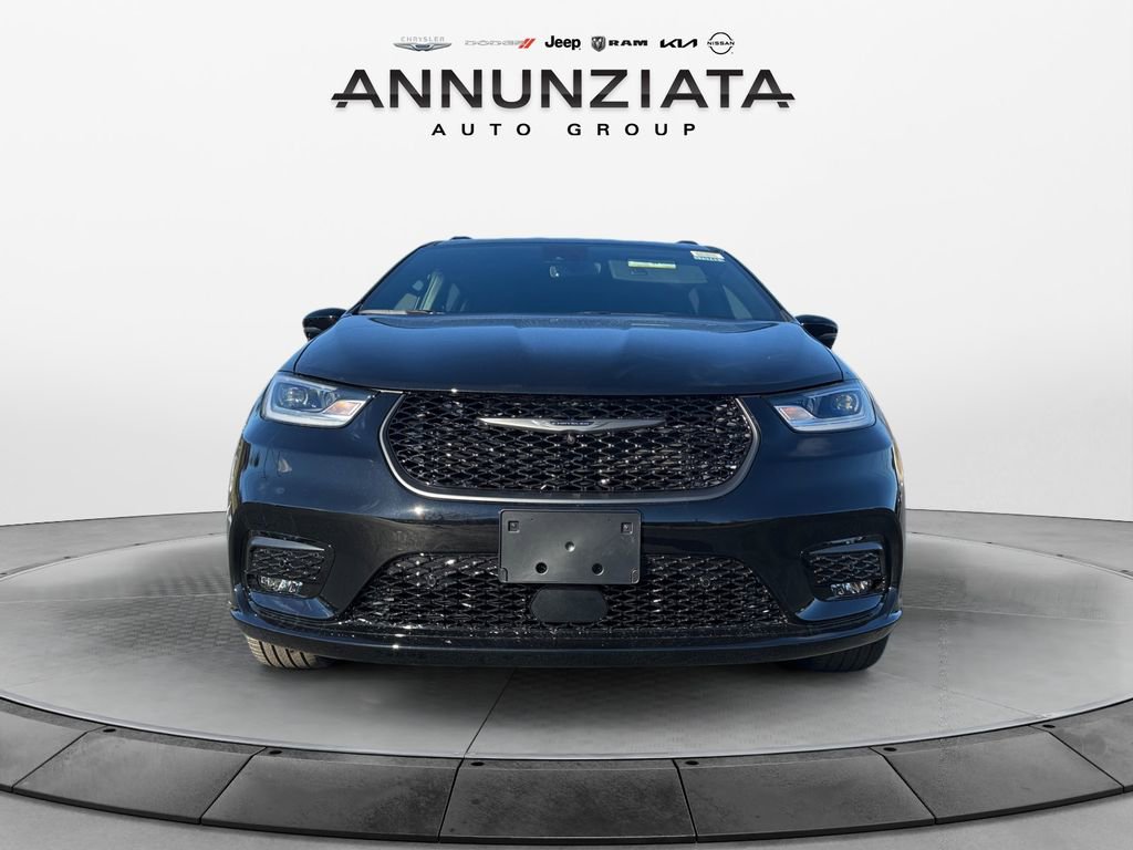 New 2026 Chrysler Pacifica Limited w/ S Appearance Package AWD/4WD image 8