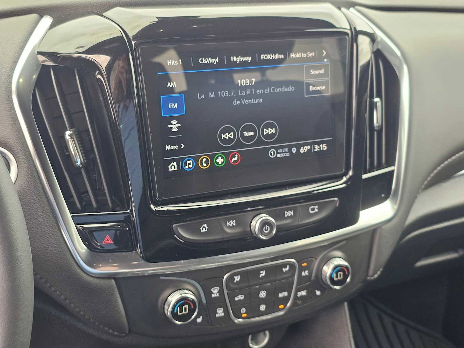 Used 2023 Chevrolet Traverse LT FWD image 28
