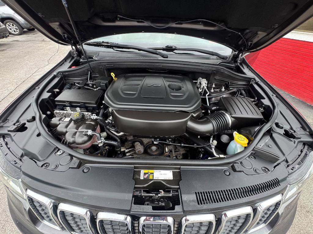 Used 2019 Jeep Grand Cherokee Laredo AWD/4WD image 30
