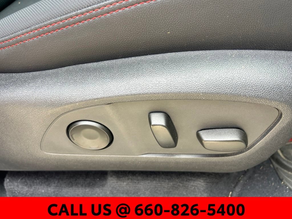 Used 2024 Chevrolet Traverse RS AWD/4WD image 7