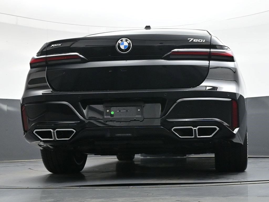 Used 2025 BMW 760i xDrive w/ Luxury Rear Seating Package AWD/4WD image 28