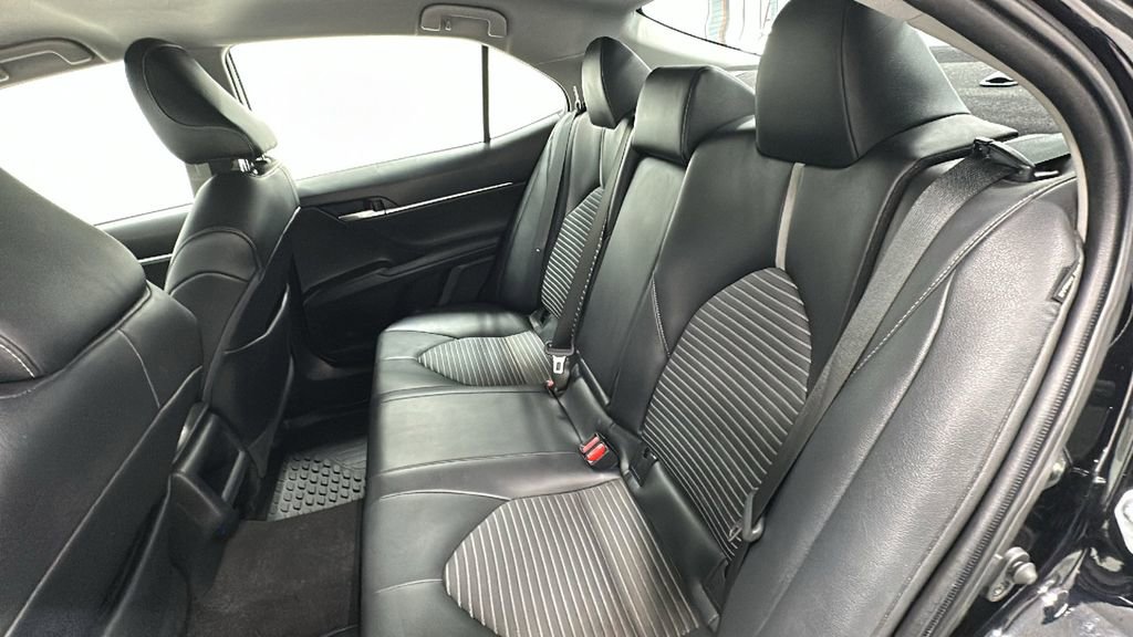 Used 2021 Toyota Camry SE image 14