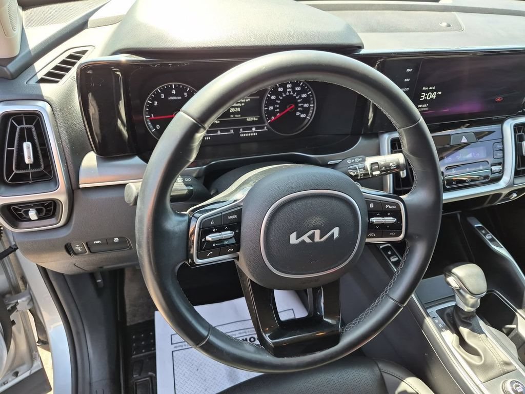 Used 2022 Kia Sorento S FWD image 11