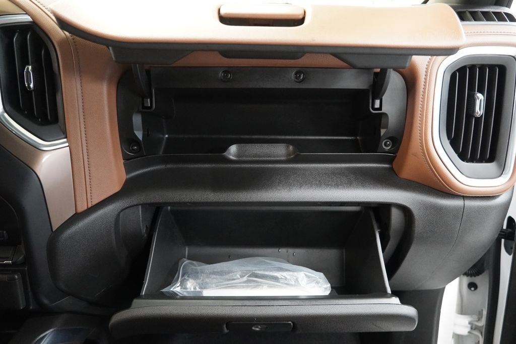Used 2022 Chevrolet Silverado 1500 High Country image 39