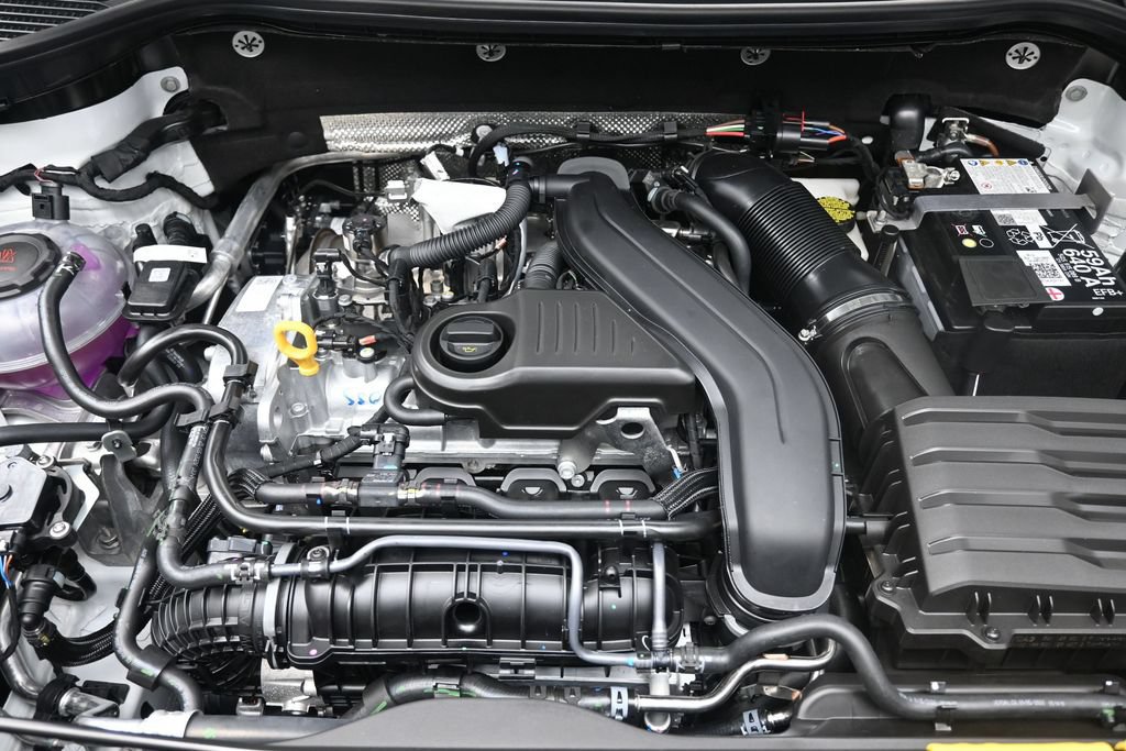 New 2026 Volkswagen Taos SE FWD image 30