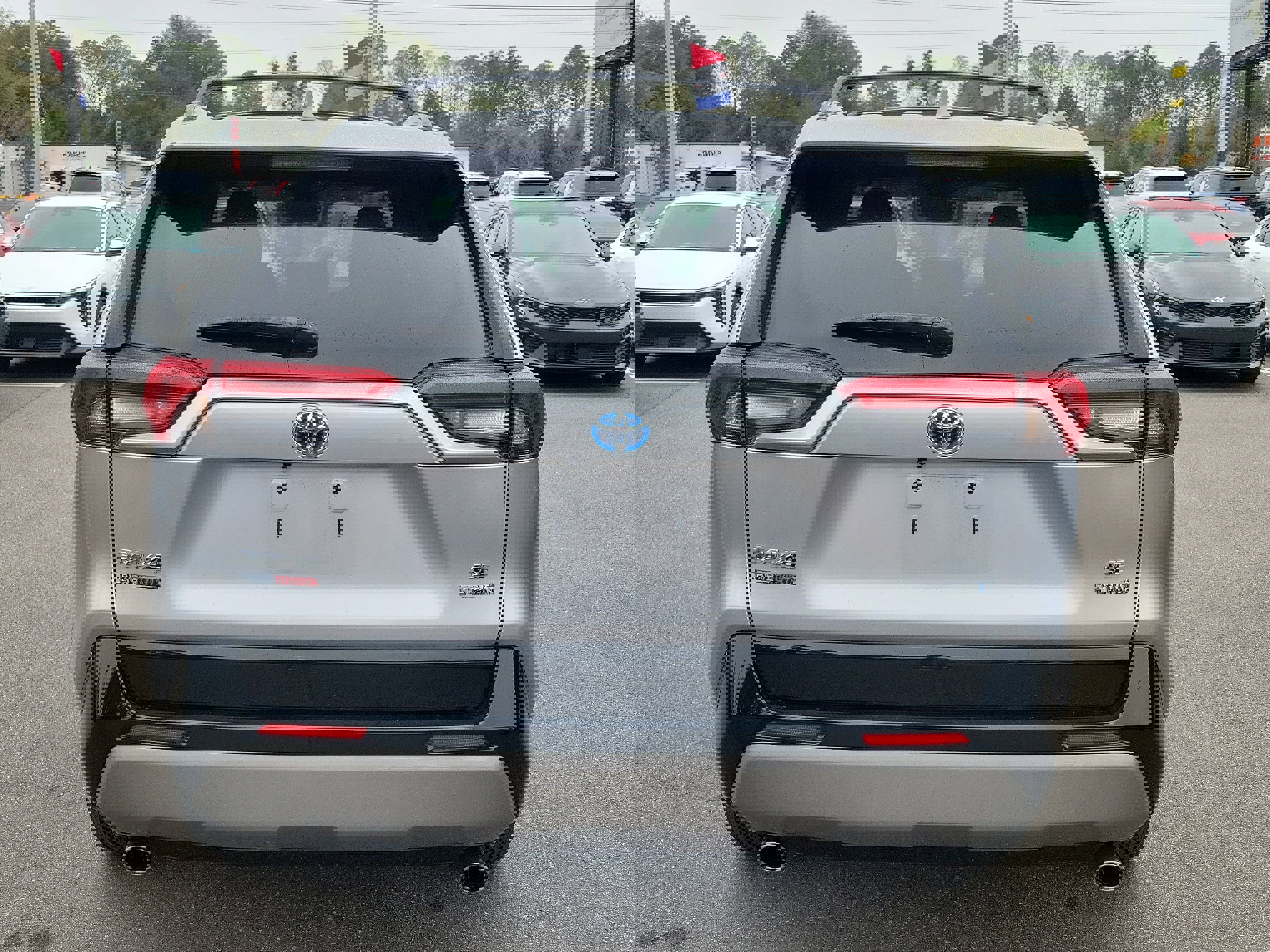 Used 2023 Toyota RAV4 SE image 5