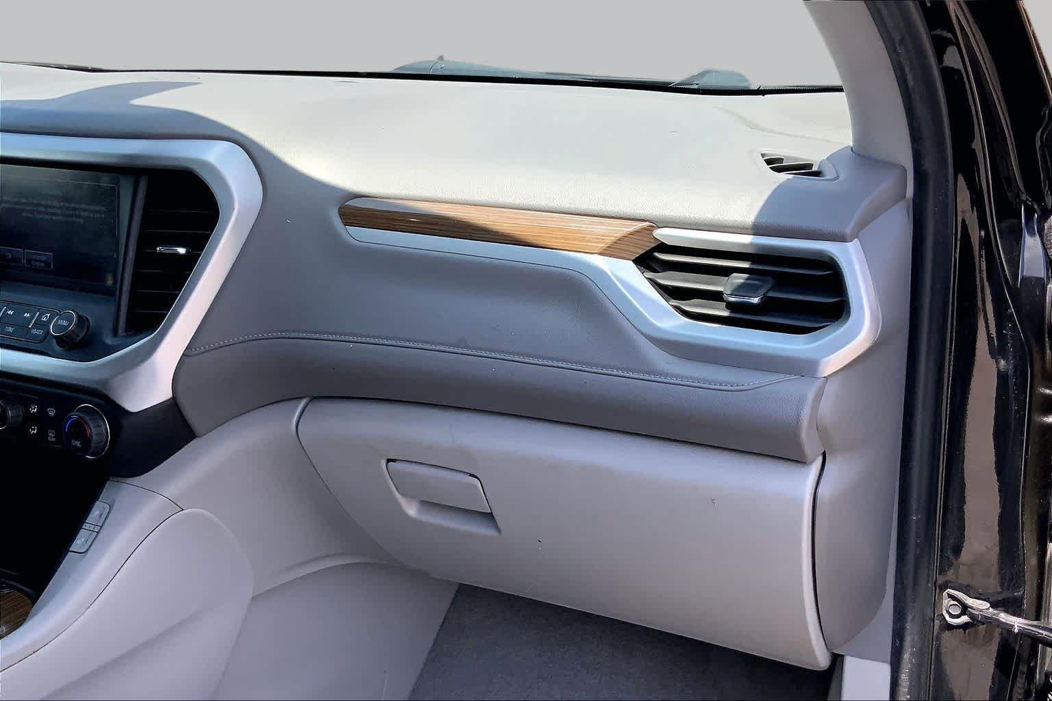Used 2019 GMC Acadia SLE w/ Driver Alert Package I AWD/4WD image 19