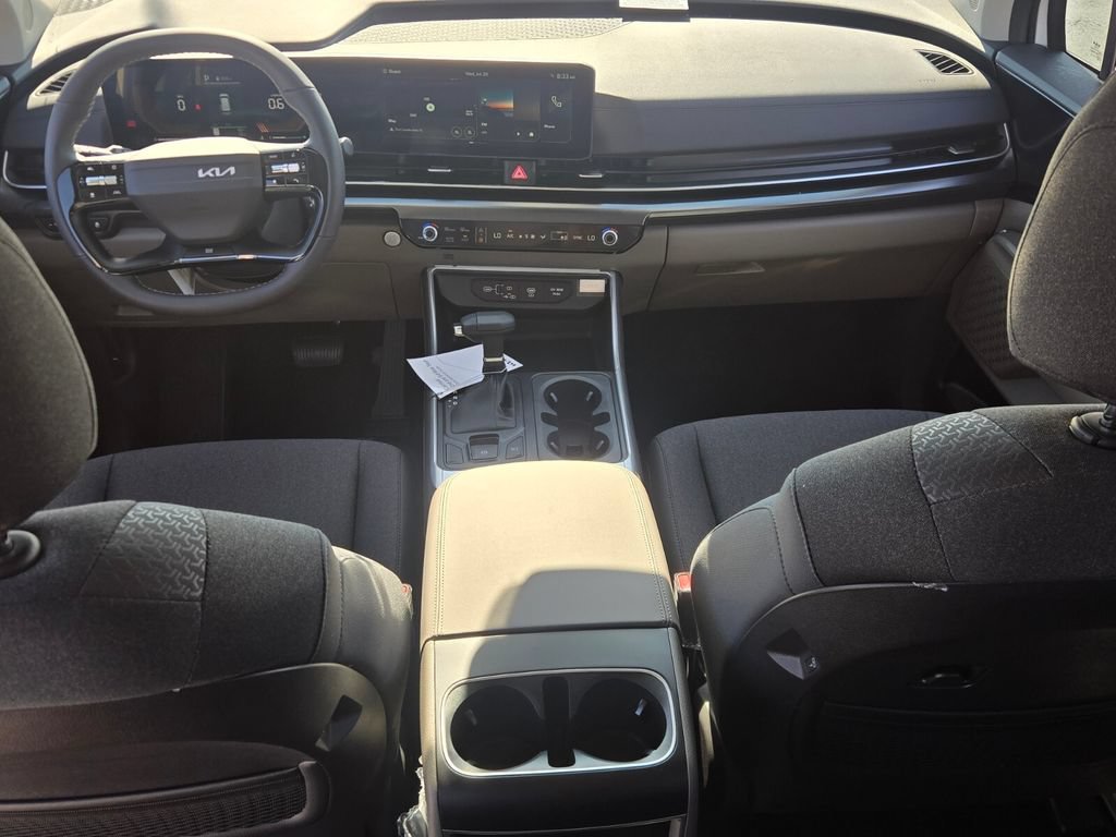 New 2027 Kia Carnival LX FWD image 8