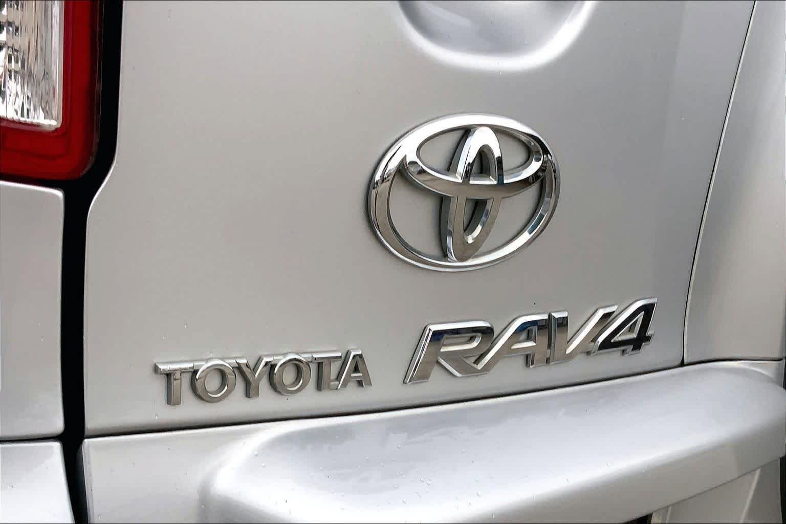 Used 2010 Toyota RAV4 Limited AWD/4WD image 29
