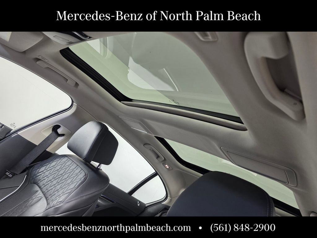 Used 2022 BMW 750i xDrive image 12