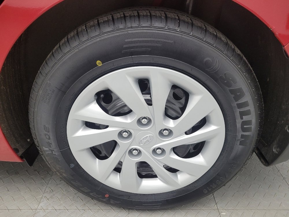 Used 2020 Hyundai Elantra SE image 31