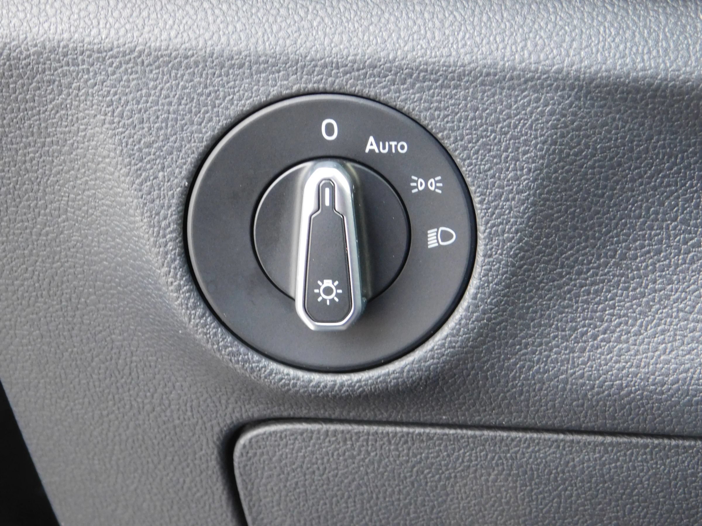 Used 2024 Volkswagen Jetta SE FWD image 23