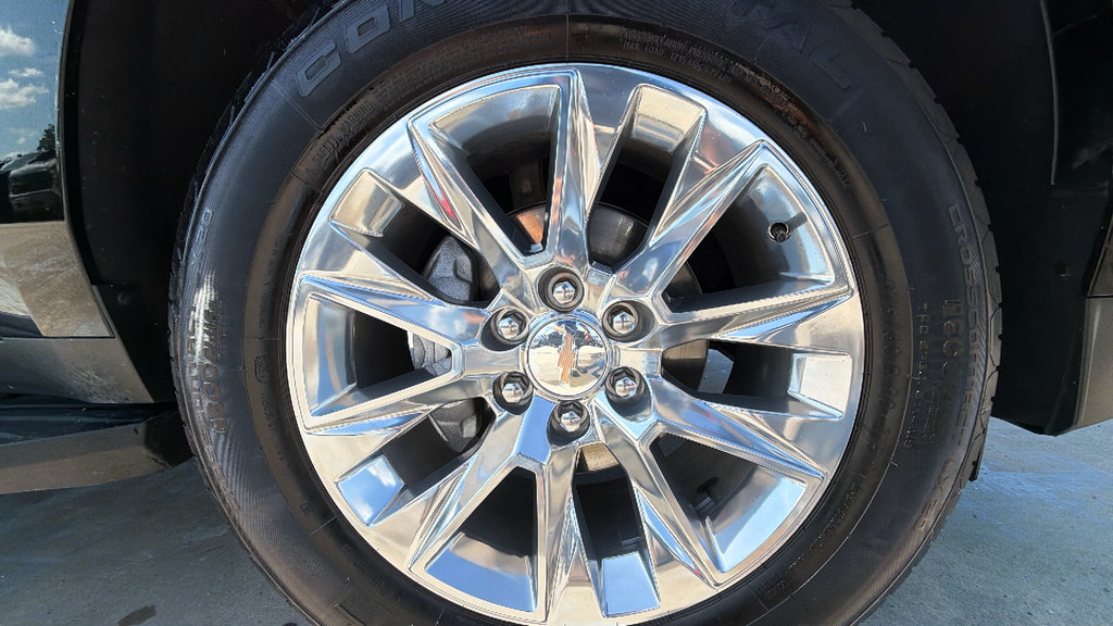 Certified 2025 Chevrolet Suburban Premier RWD image 39