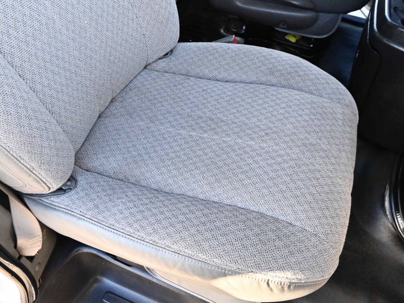 Used 2017 Chevrolet Express 3500 RWD image 38