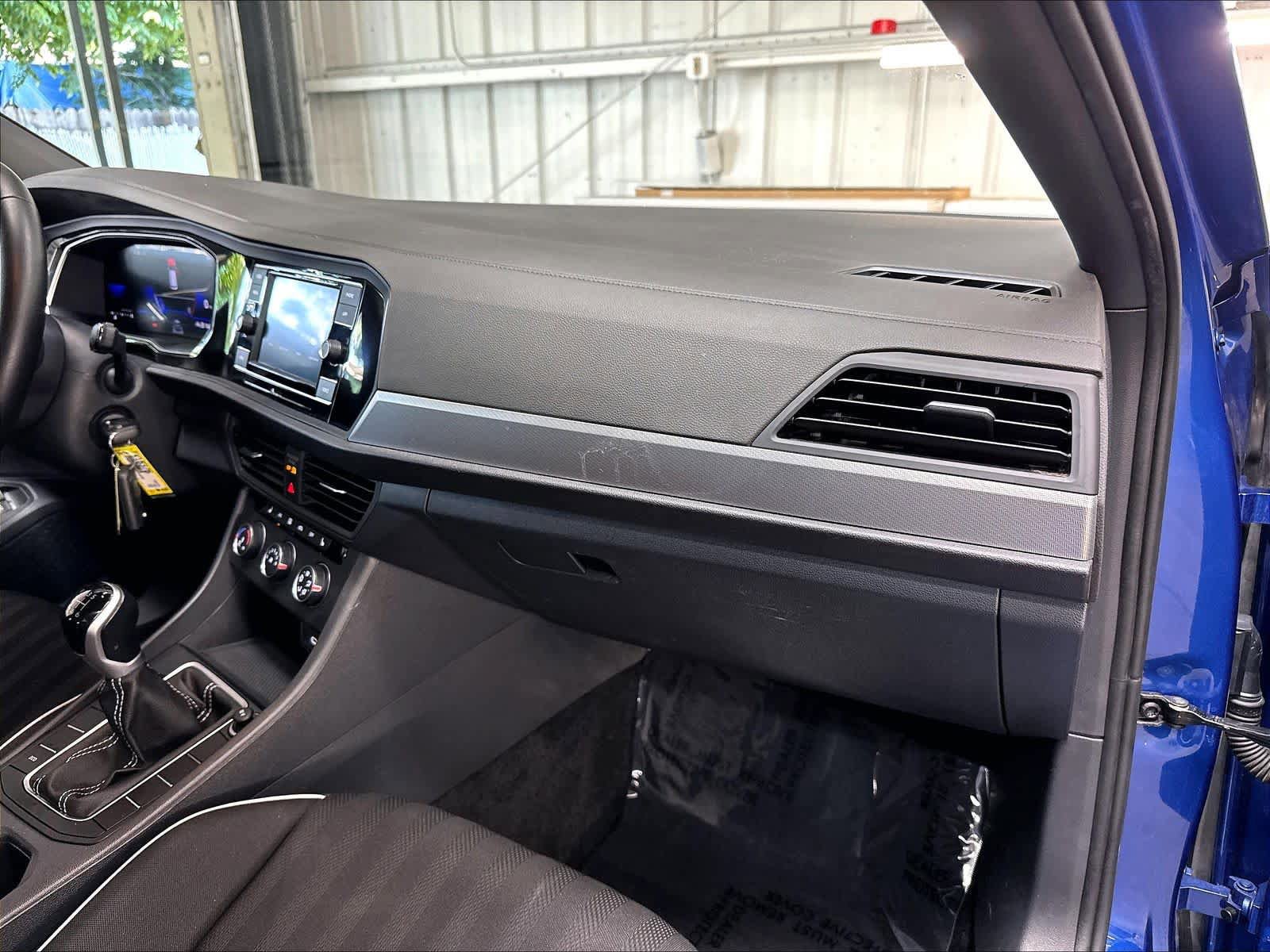 Used 2024 Volkswagen Jetta Sport FWD image 27