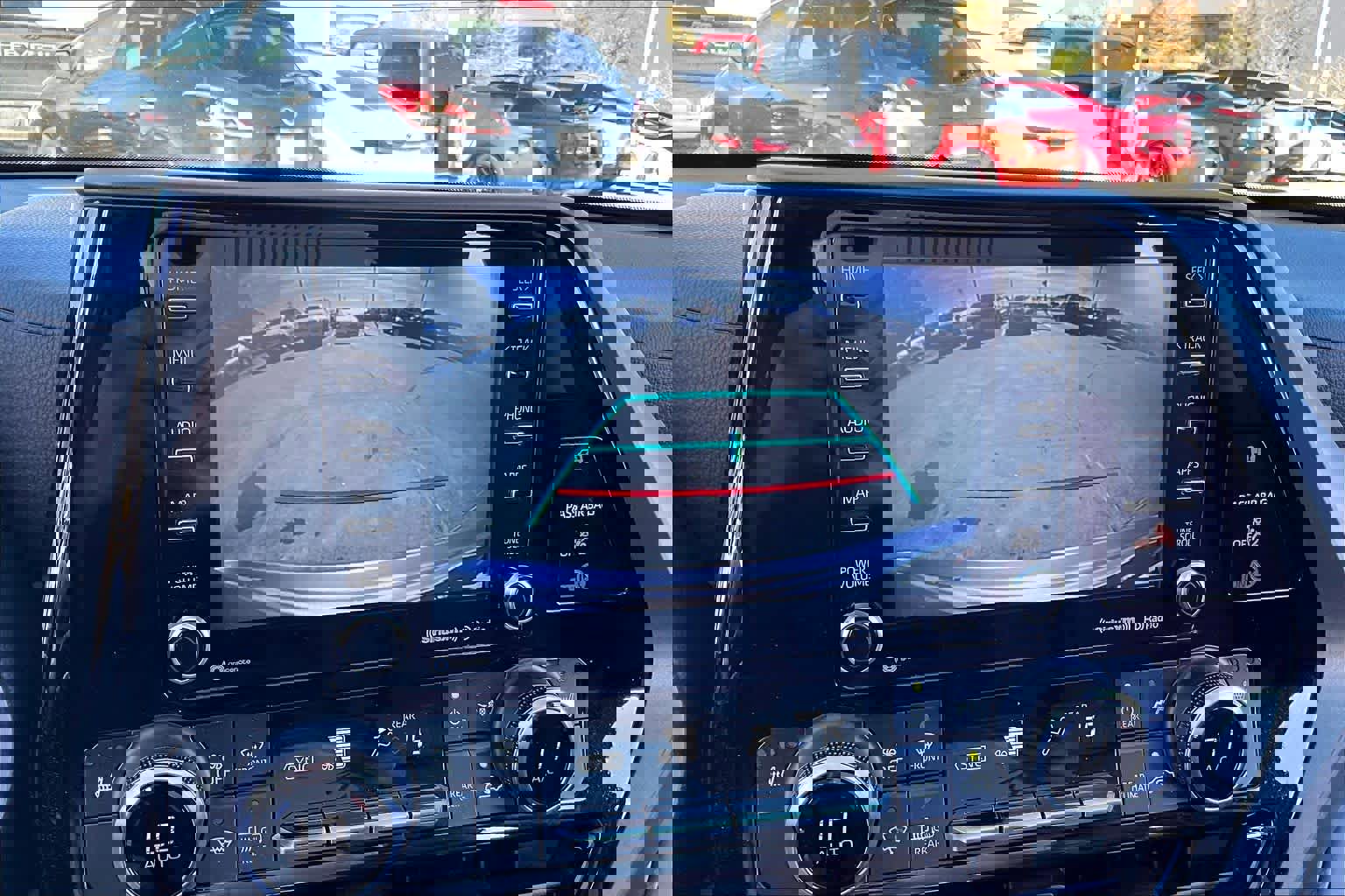 Used 2022 Toyota Highlander XLE image 24