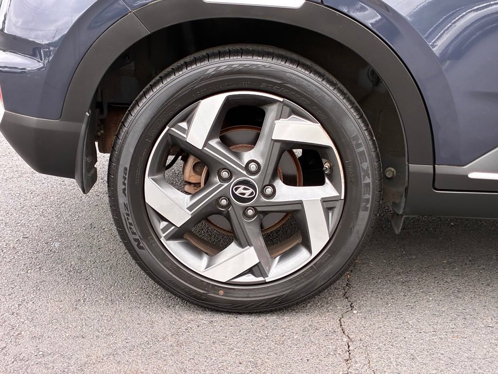 Used 2021 Hyundai Venue FWD image 47