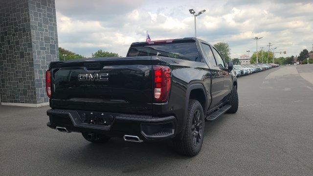 New 2026 GMC Sierra 1500 Elevation w/ LPO, Elevation Black Package AWD/4WD image 7