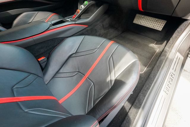 Used 2020 Ferrari 812 Superfast RWD image 87
