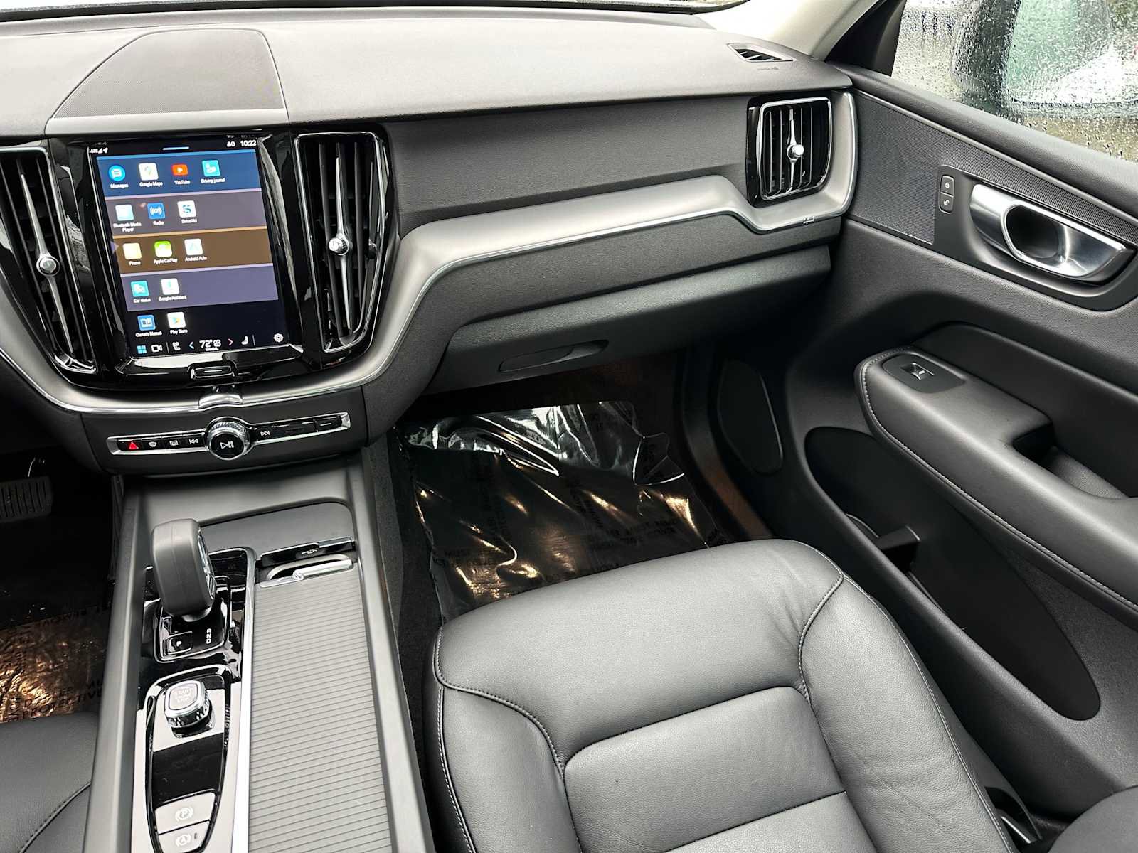 Used 2025 Volvo XC60 B5 Core w/ Protection Package Premier image 18