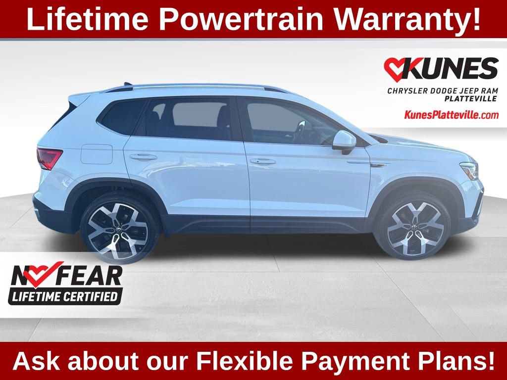 Used 2023 Volkswagen Taos SEL image 11