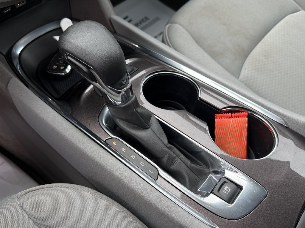 Used 2022 Chevrolet Malibu LT FWD image 31