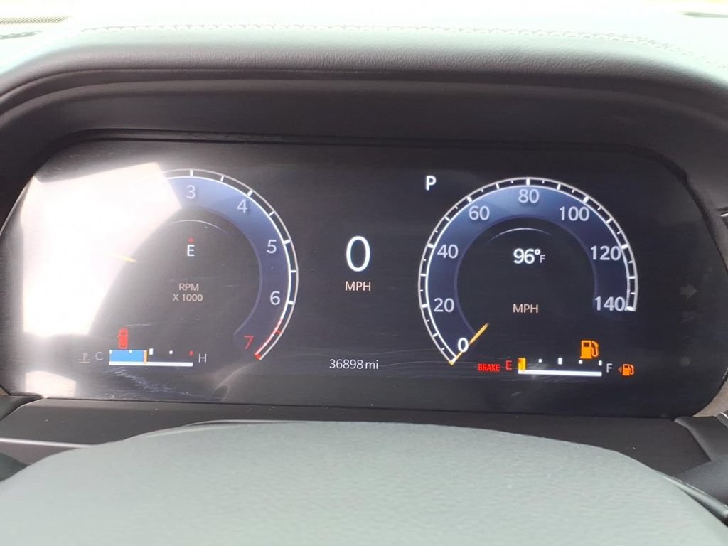 Used 2023 Jeep Grand Cherokee L Limited w/ Luxury Tech Group II RWD image 40