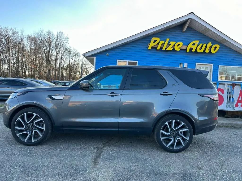 Used 2017 Land Rover Discovery HSE AWD/4WD image 3