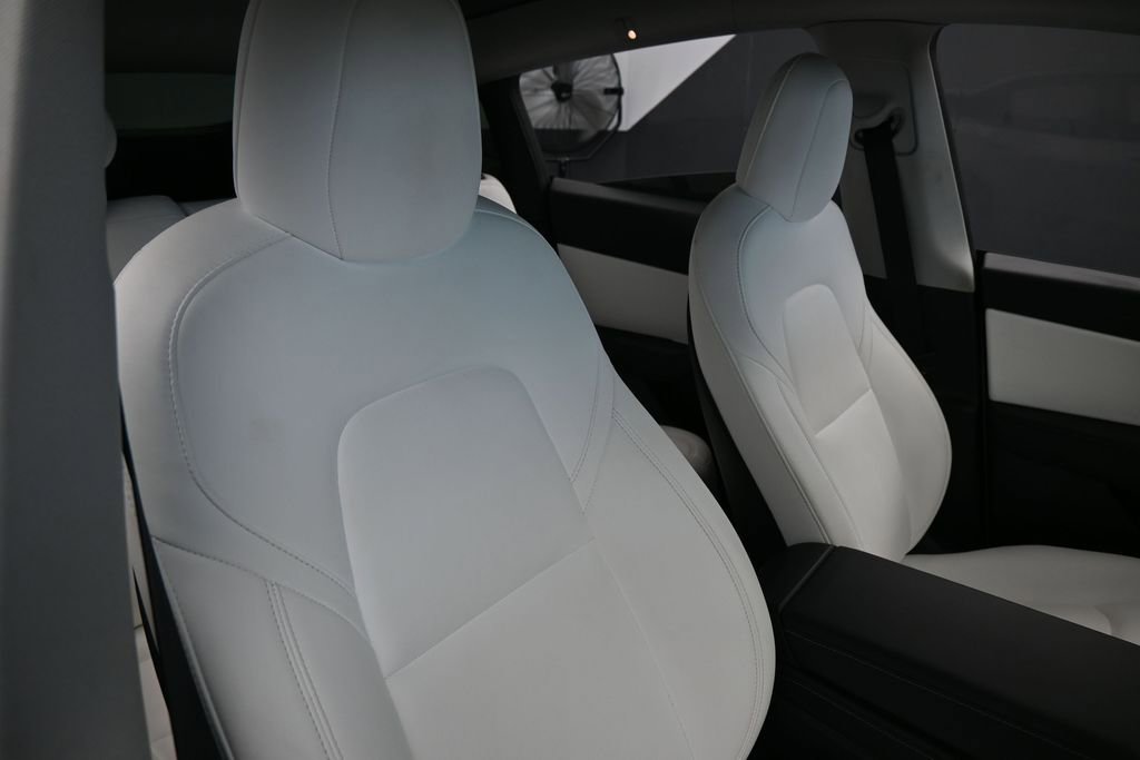 Used 2021 Tesla Model Y Long Range AWD/4WD image 33